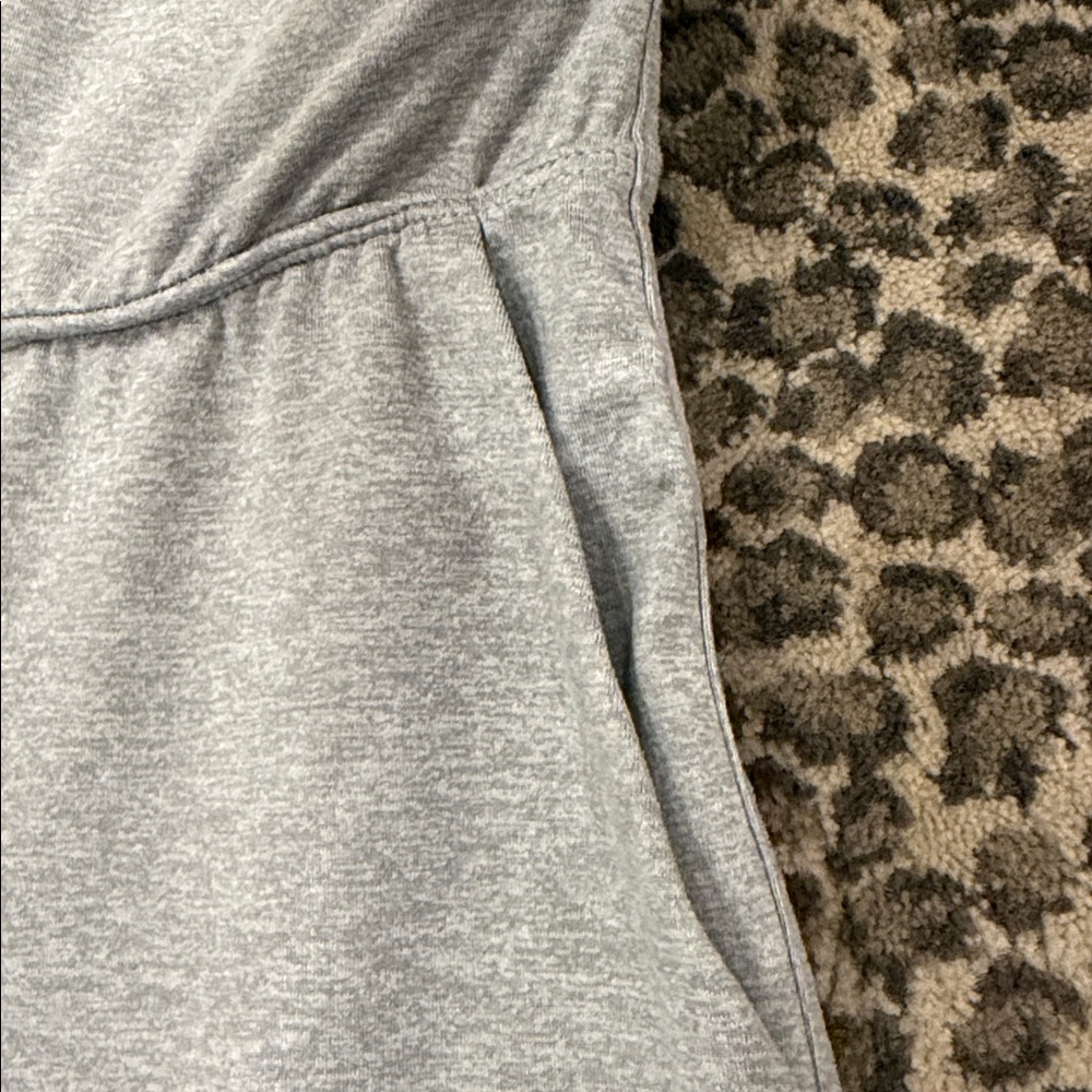 Vuori halo pale heathered Gray Women's Romper size Medium! EUC!! L👀K! - Picture 6 of 11